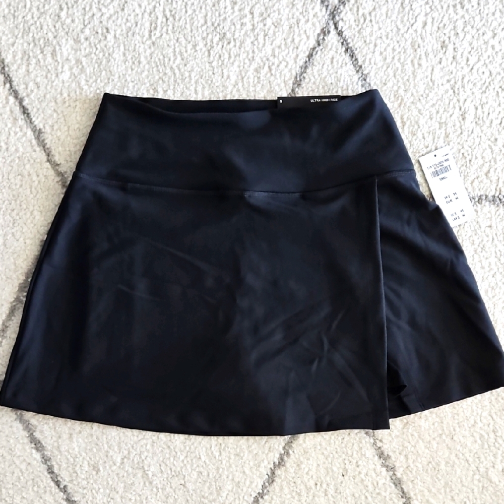 YPB Abercrombie sculptLux Ultra High Rise Lined Skirt, S Black